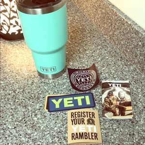 YETI 30 oz rambler - brand new (mint color)
